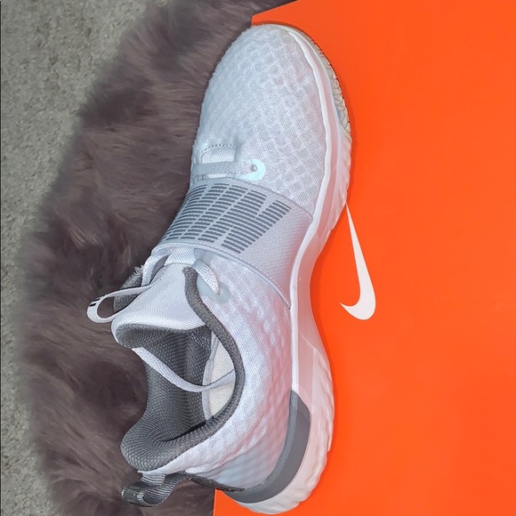 nike shoes - Picture 2 of 7